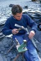 Ouvrier - travail de l'ardoise